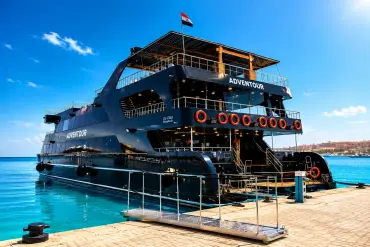 Magawish Island, Hurghada — quiet reef and beach