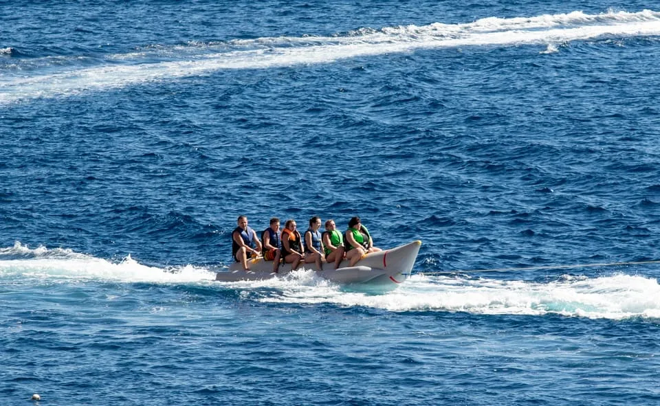Sahl Hasheesh: Glass Boat and Parasailing with Watersports - Image 5