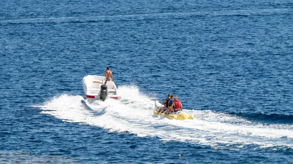Sahl Hasheesh: Glass Boat and Parasailing with Watersports - Image 6