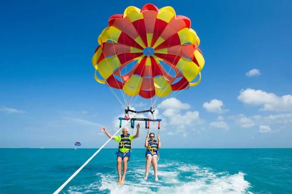 Sahl Hasheesh: Glass Boat and Parasailing with Watersports - Image 7