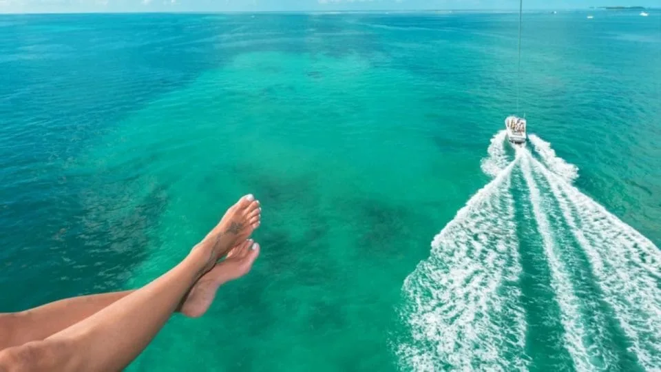 Sahl Hasheesh: Glass Boat and Parasailing with Watersports - Image 9