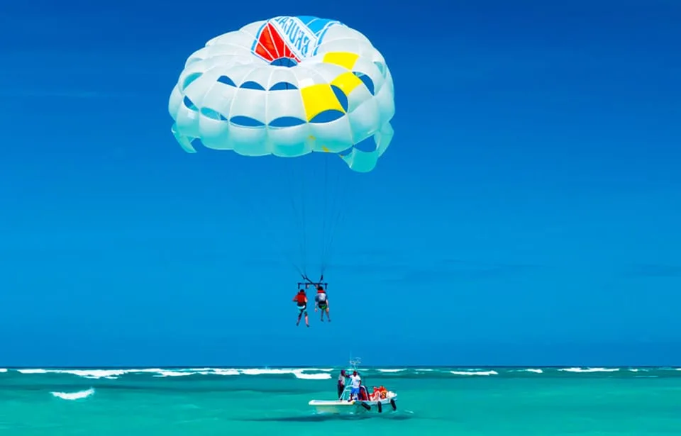 Sahl Hasheesh: Glass Boat and Parasailing with Watersports - Image 11