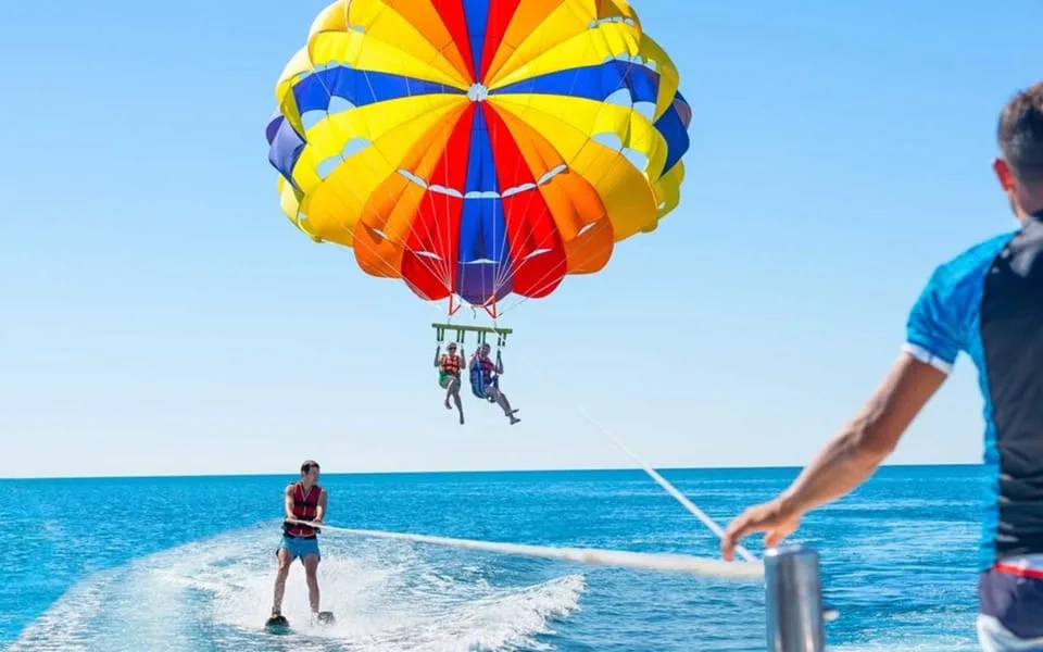 Sahl Hasheesh: Glass Boat and Parasailing with Watersports - Image 12