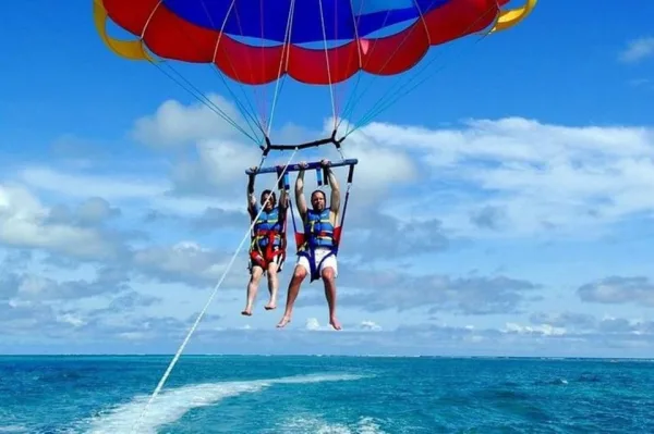 Sahl Hasheesh: Glass Boat and Parasailing with Watersports