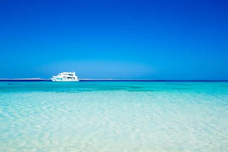 Sahl Hasheesh: Diving or Snorkeling Boat Trip with Lunch - Image 1