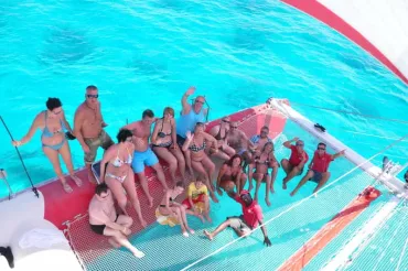 Hurghada: Catamaran Sailing Cruise with Snorkeling and Lunch - Photo 4