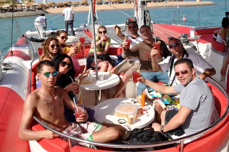 Hurghada: Catamaran Sailing Cruise with Snorkeling and Lunch - Photo 6