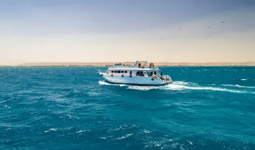 Hurghada: Giftun Island Tour with Snorkeling & Buffet Lunch - Photo 3