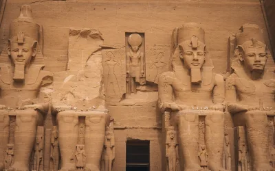 Statue colossali di Abu Simbel