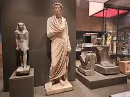تماثيل من العصر اليوناني الروماني في المتحف المصري الكبير