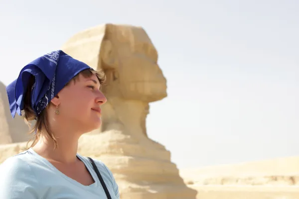 Cairo: Female-Guided Pyramids, Bazaar, and Museum Tour - Image 9