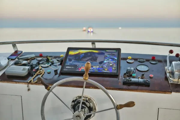 Crociera con cena su yacht di lusso a Sharm el-Sheikh con spettacoli dal vivo