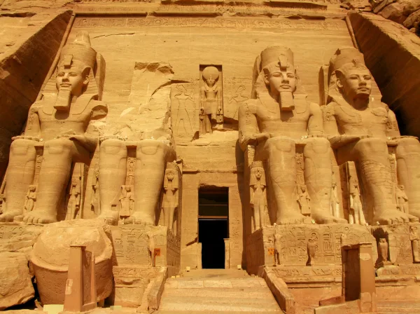 Da El Gouna: Tour privato di due giorni a Luxor e Abu Simbel