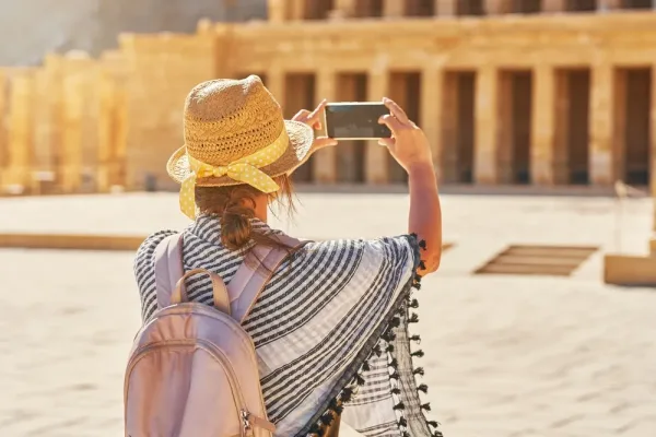 Luxor: Medinat Habu &amp; Valley of the Queens Private Day Tour - Egypt Tour