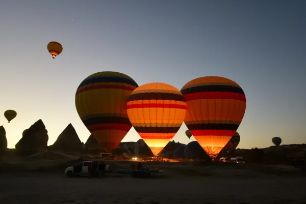 Avventura all’Alba a Luxor: Viaggio Privato in Mongolfiera da El Gouna