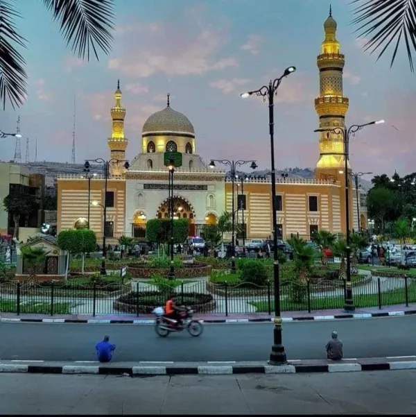 مسجد السيدة نفيسة في القاهرة | دليل الزيارة وأهم المعلومات