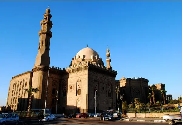 مسجد السلطان حسن | دليل الزيارة وأبرز معالم القاهرة