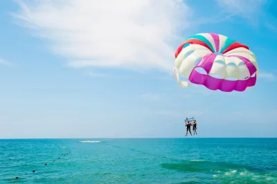 Soma Bay: Jet-vene ja parasailing yksityiskuljetuksilla — 1 tunti