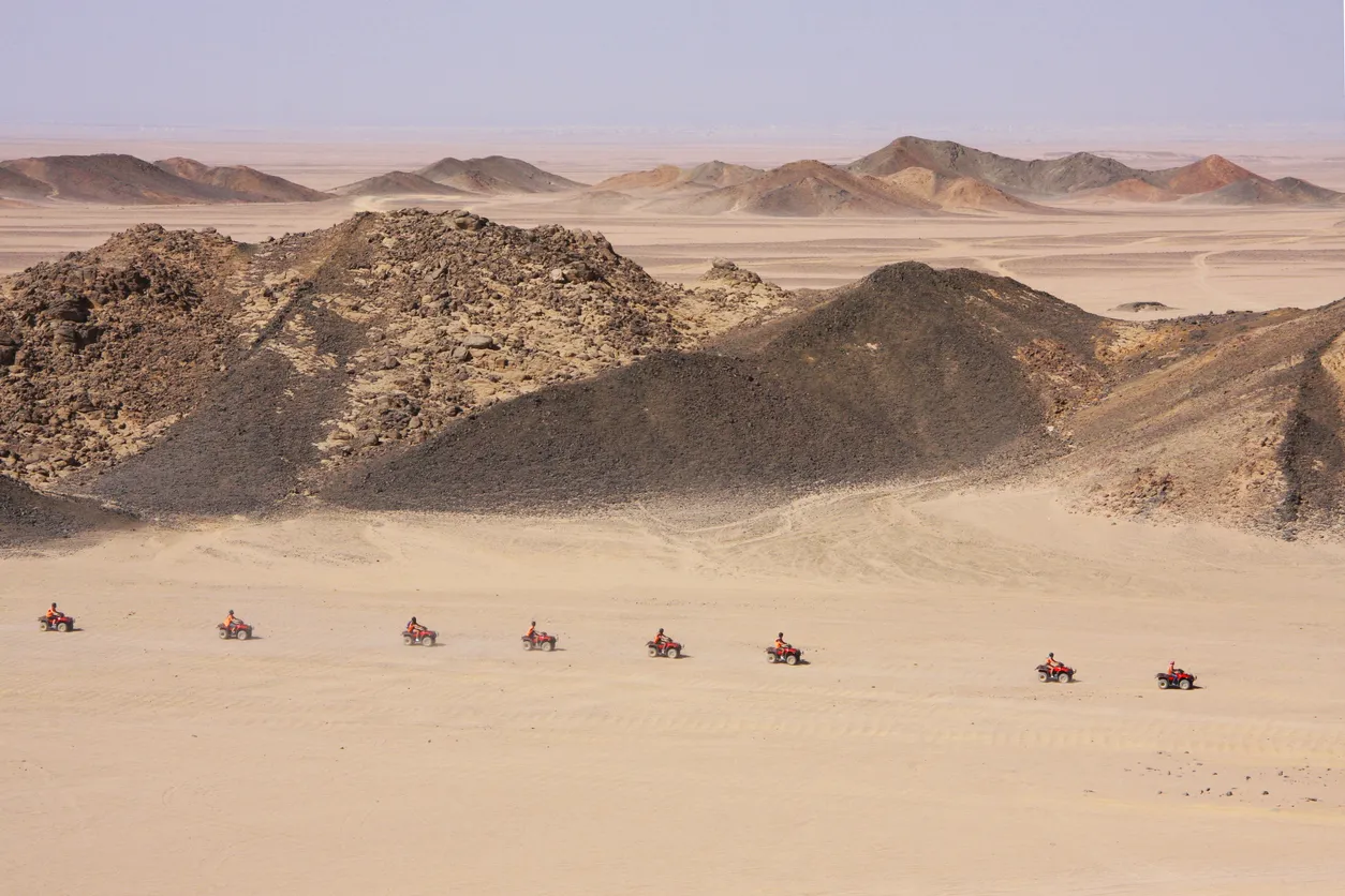 Safari quad nel deserto, parasailing e sport acquatici a Sharm El Sheikh