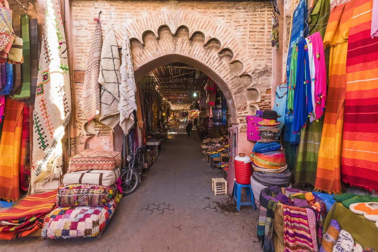 Khan el-Khalili'de geleneksel Mısır kumaşları ve dokumaları