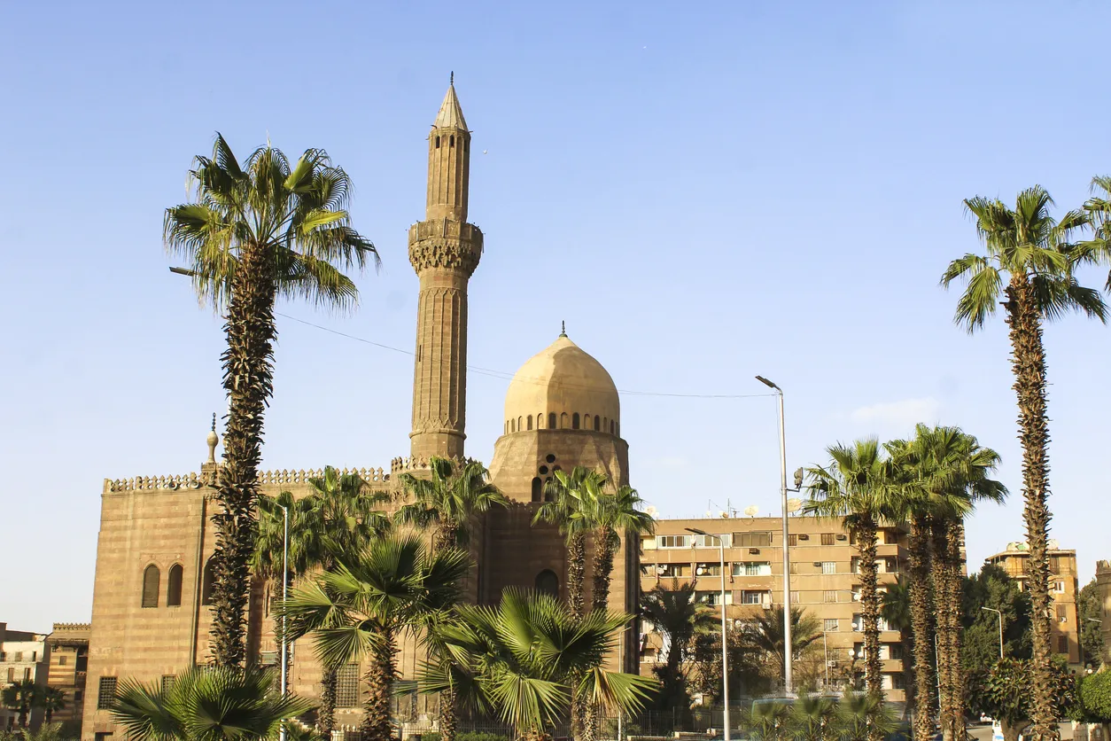 Khan el-Khalili'nin yanındaki kutsal El-Hüseyin Camii mimarisi
