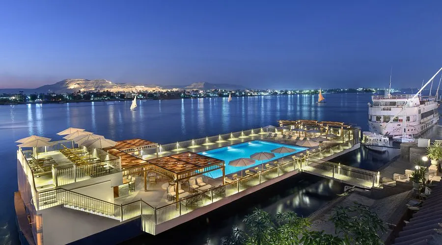 Iberotel Luxor exterior și piscină