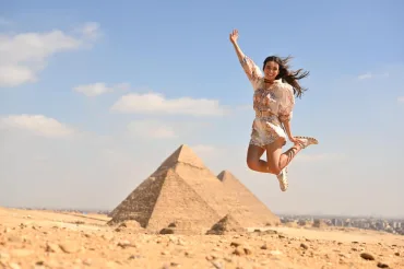 Cairo: Grand Egyptian Museum, Pyramids, Sphinx Tour & Lunch - Image 1