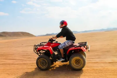 Soma Bay: ATV quad-safari, beduinby och kamelritt