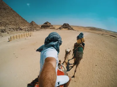 Il Cairo: Tour di un giorno intero delle Piramidi, Sakkara e Memphis con pranzo