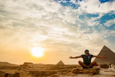 Cairo: Sightseeing Tour to Pyramids of Giza & Sphinx - Image 2