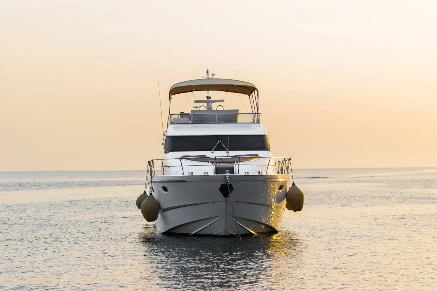 Sharm El Sheikh: Private Yacht Trip with Lunch and Drinks