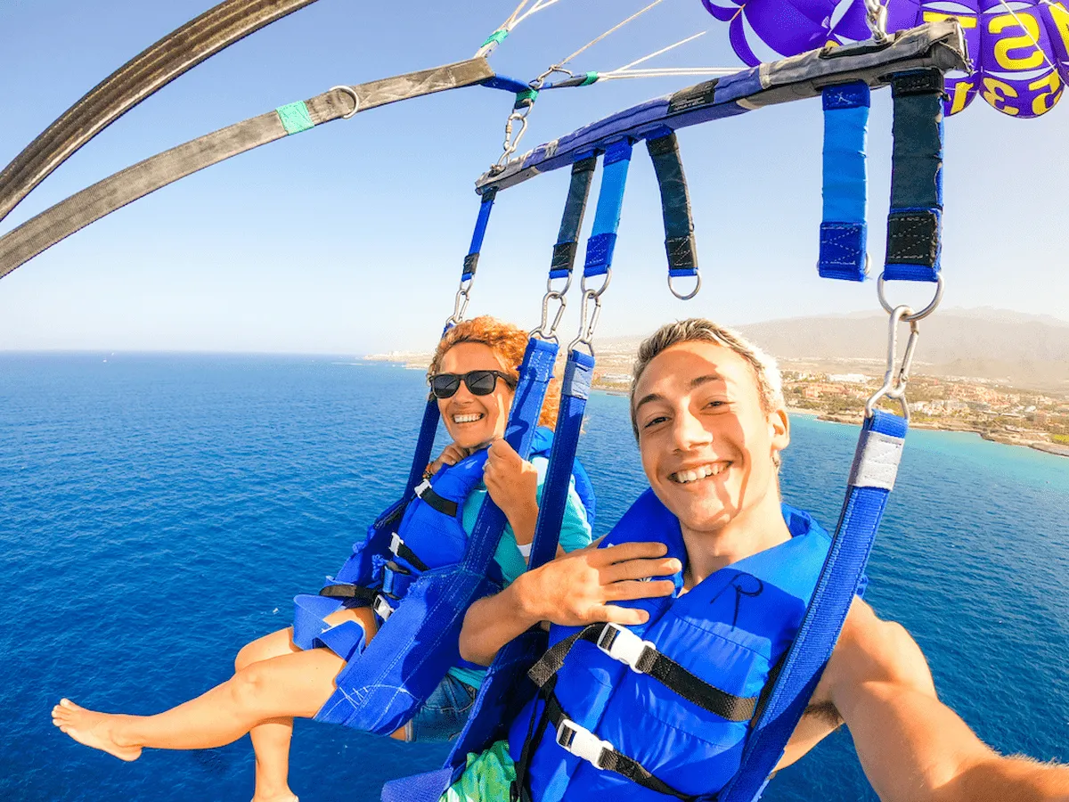 Hurghada: Parasailing & Watersports with Hotel Pickup