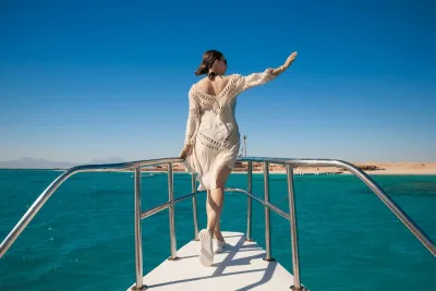 Hurghada: Giftun Island Tour with Snorkeling & Buffet Lunch