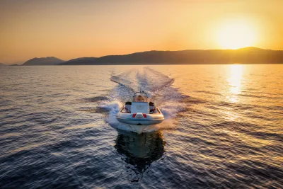 Hurghada: Orange Island Speedboat, Snorkeling &amp; Parasailing