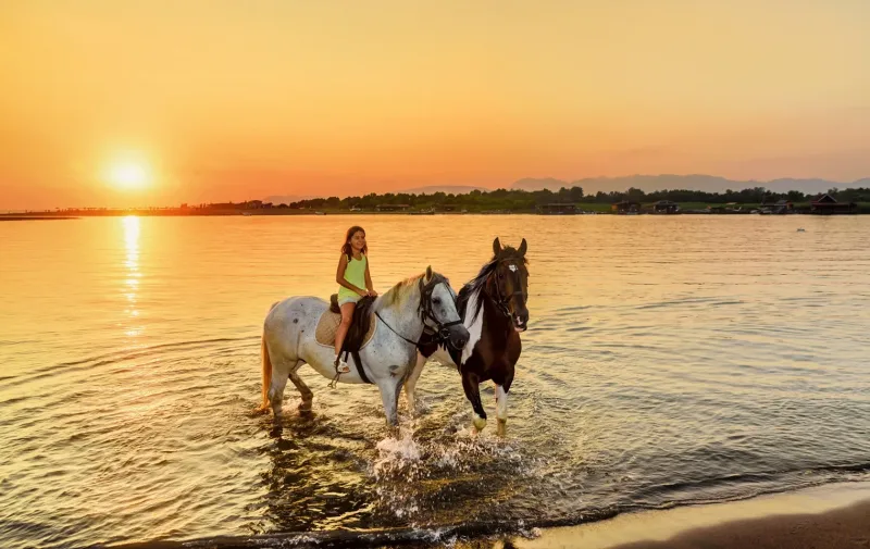 Hurghada: Horse Ride Along the Sea & Desert with Transfers - Photo 6