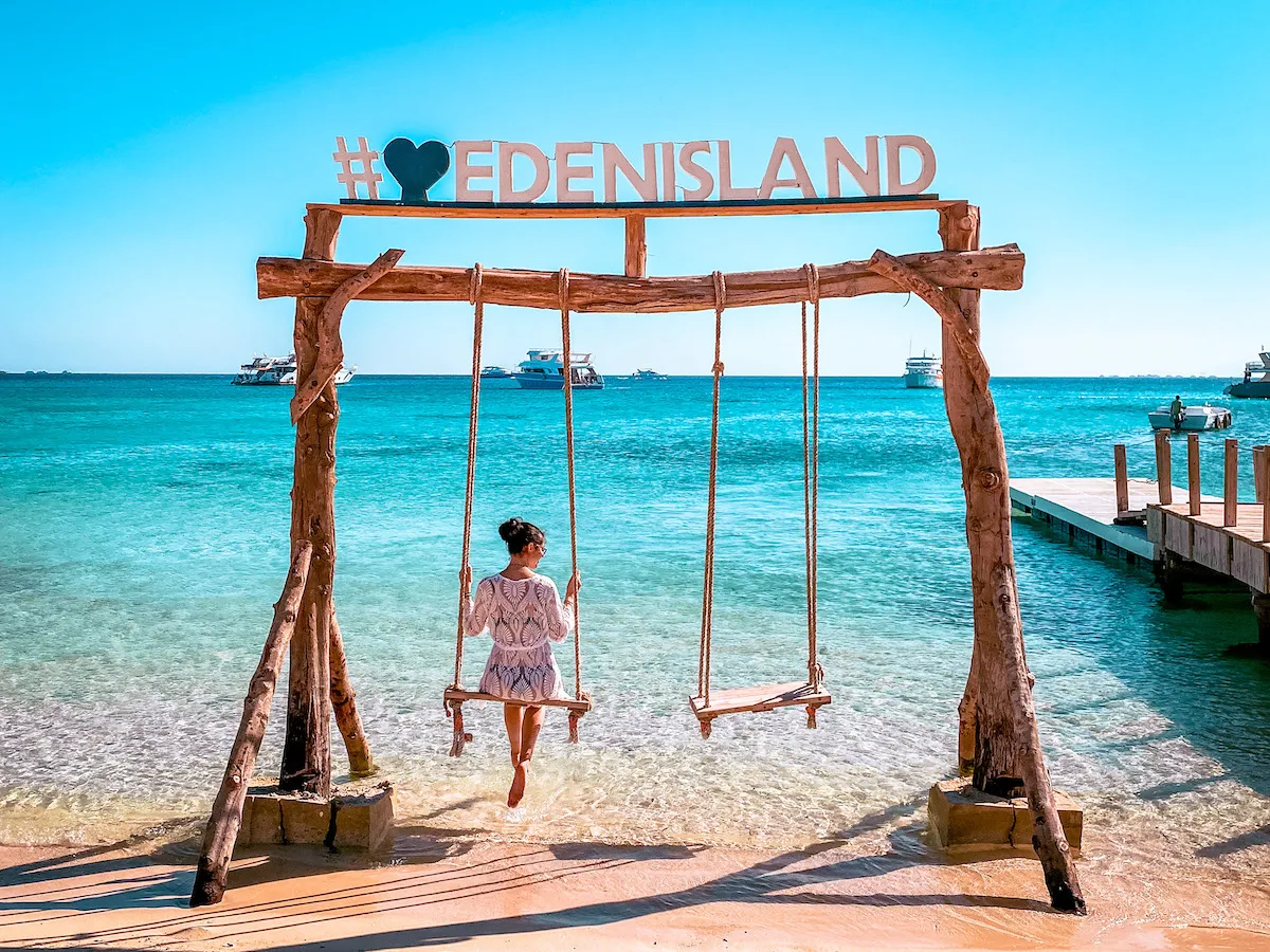 From Hurghada: Full-Day Boat Trip to Aden Island with Snorkeling & Lunch